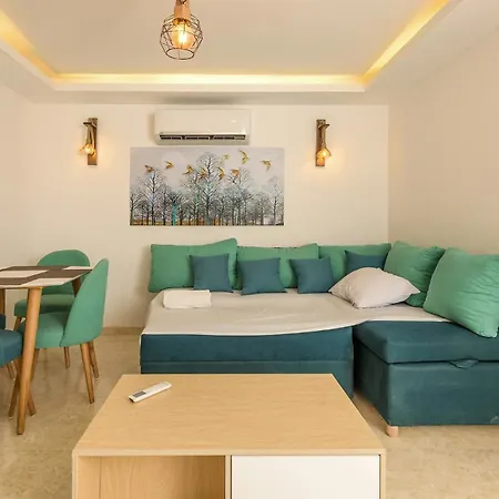 Bright 2-Bedroom Apartment In Selena Bay, Pool & Beach-2