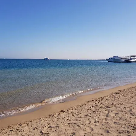 Apartment Paradise Plaza Near The Sea Redsealine-3