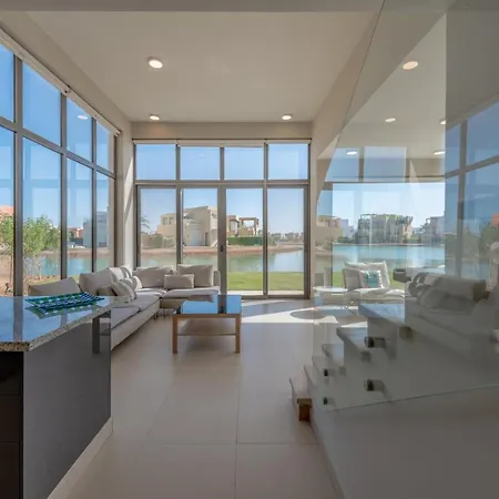 Light-Filled 4-Bedroom Villa In Tawila, El Gouna. Jacuzzi & Lagoon-3