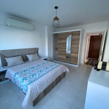 Cosy, 1 Bedroom Apartment With Sea View-2