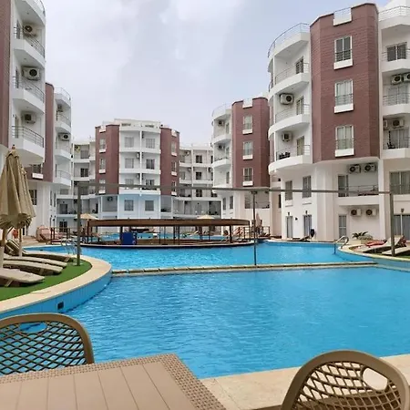 Luxury 1 Bed Holiday Home Apartment With Pool-3