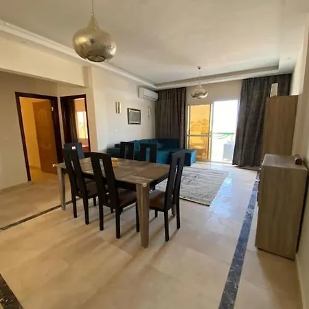 Very Pleasant Apartment With Beach Access!-2