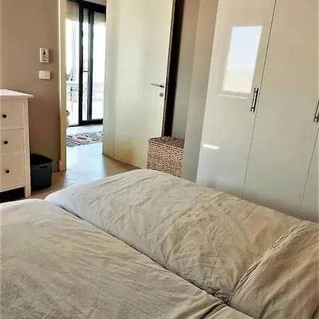 Tawila - Lovely 2-Bedroom Unit With Shared Pool-2