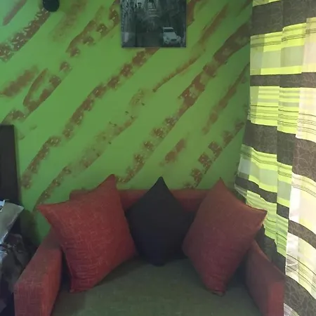 Studio In Florenza Khamsin Amr Diab Singer-2