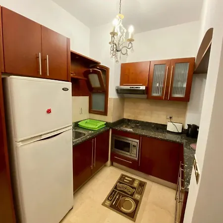 Luxury One Bedroom In West Golf With Sharing Pool-3
