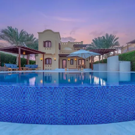 Unique 3Br Villa With A Guest House, Private Pool, Patio & Lagoon-2