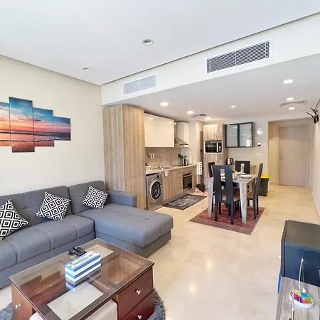 Glamorous 2Bdr W Outdoor Pool View Free Beach & Pool Access-3