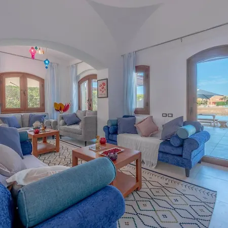 Unique 3Br Villa With A Guest House, Private Pool, Patio & Lagoon-3