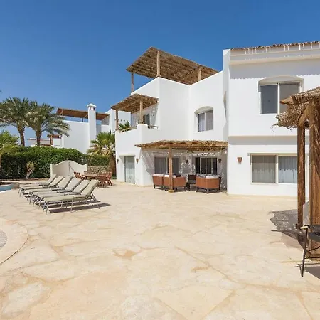 Beautiful 4 Bedroom White Villa With Heated Pool-3