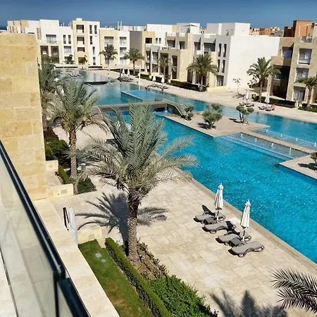 Spectacular & Soaring 2 Bdr W Private Rooftop Jacuzzi & Beach Access-2
