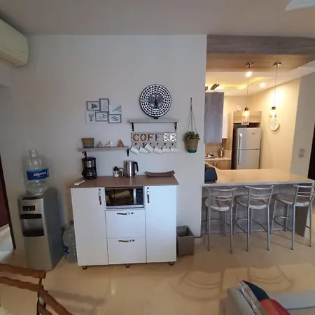 Cozy Sea View Apartment-3