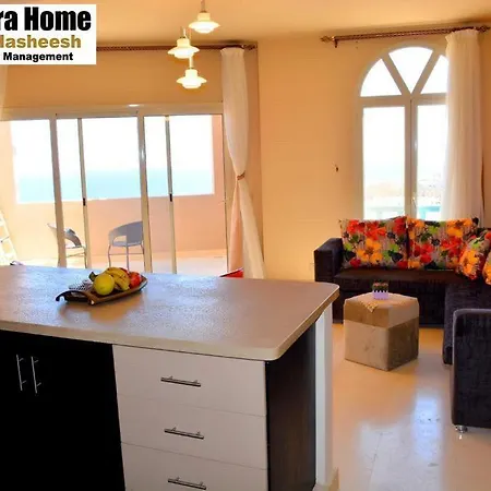 One-Bedroom Apartment Seaview-3