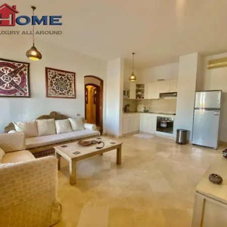 Amazing 2-Bedroom Apartmen West Golf-2