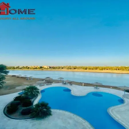 Amazing 2-Bedroom Apartmen West Golf-3