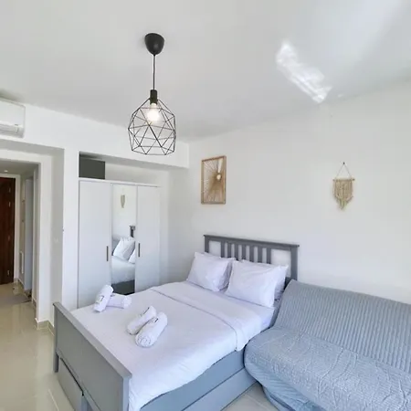Soothing 1 Bdr Studio G Cribs-3