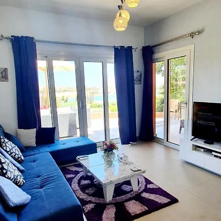 Waterside Groundfloor Apartment With Water View.-2