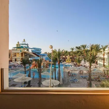 1-Bedroom Apartment With 2 Balconies Overlooking The Pool And Aqua Park In View Aqua Apartments And Suits In Mirage Bay Resort & Aquapark Hotelm In Mirage Bay Resort And Aquapark-2