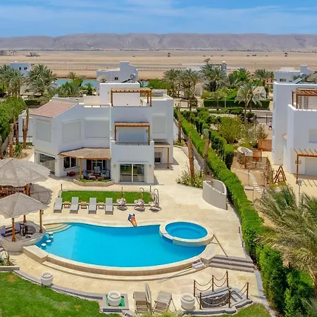 4 Bedroom Villa With Heated Pool, Jacuzzi & Lagoon View In Phase 4-3