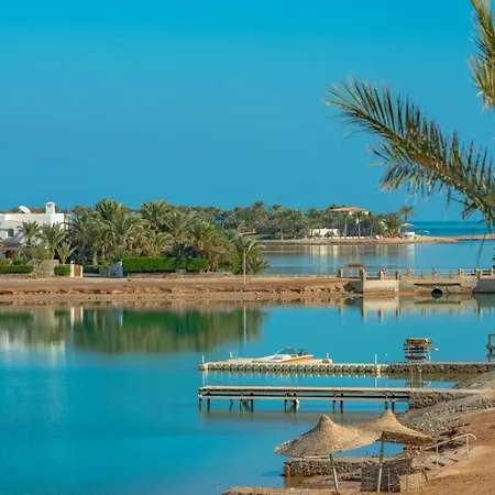 4 Bedroom Villa With Heated Pool, Jacuzzi & Lagoon View In Phase 4-2