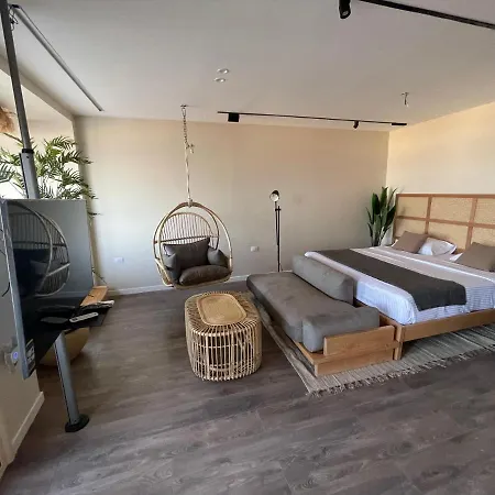 Suite 69-3