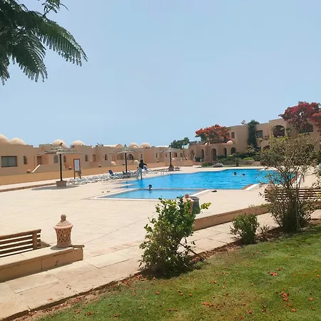 One Bedroom Apt At The View - B104-3
