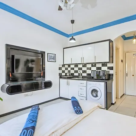 Rare 2Bd Marina Hotspot With Pool, Fast Free Wifi & Balcony-3