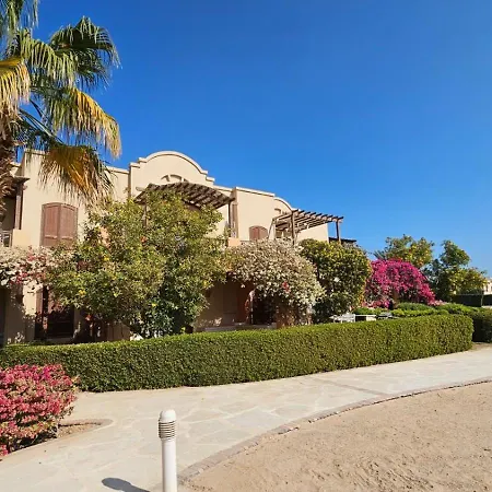 Sabina - A Luxurious Fully Furnished Ground Floor 2Bd Apartment In El Gouna-Red Sea-2