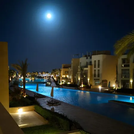 Mangroovy Ritzy, Cerulean Appartement By The Pool-3