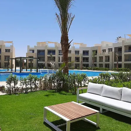 Ollystays - Beach & Pool Free Access, Mangroovy 2Br !-3