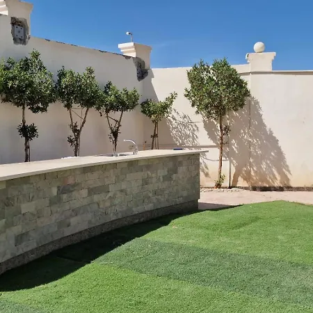 La bonita compound-2