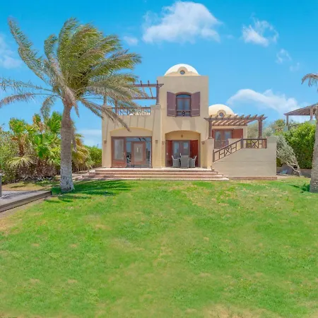 Scenic Views 3-Bedroom Villa In Sabina, El Gouna Private Jacuzzi & Lagoon Access-3