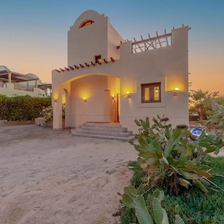 Scenic Views 3-Bedroom Villa In Sabina, El Gouna Private Jacuzzi & Lagoon Access-2