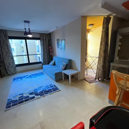 Esplanada Beach Apartment, no single men-3