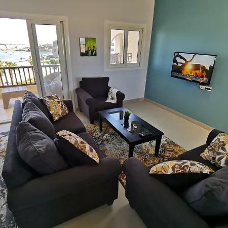Fancy 2 Bedrooms Apartment With Amazing Pool And Lagoon View-3