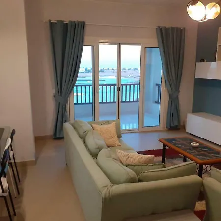 Luxury Three Bedroom Apartment With Amazing View-3