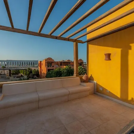 Beautiful Cosy 3 Bedroom Townhouse In South Marina-3